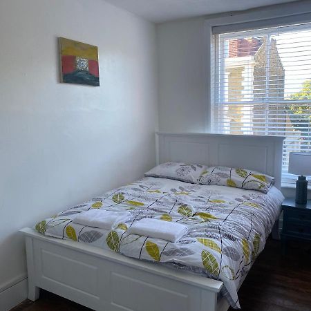 Accommodation Hub Studio 2 Лондон Экстерьер фото