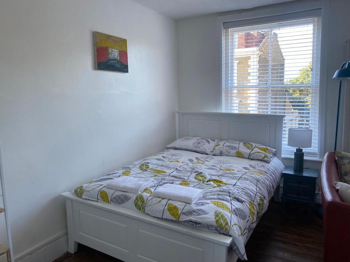 Accommodation Hub Studio 2 Лондон Экстерьер фото
